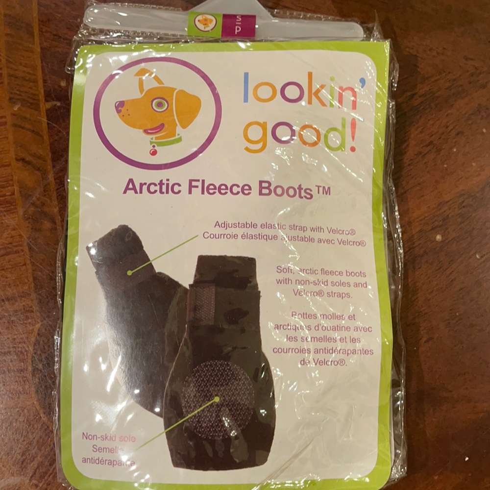 Lookin Good Arctic Fleece Boots Black NWT Xs & small